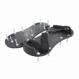 حذاء ايبوكسي مسنن استخدم أحذية مسننة (Spike Shoes) أثناء تطبيق الإيبوكسي للحصول على نتائج مثالية!عند تنفيذ أرضيات الإيبوكسي ذاتية التسوية، من الضروري